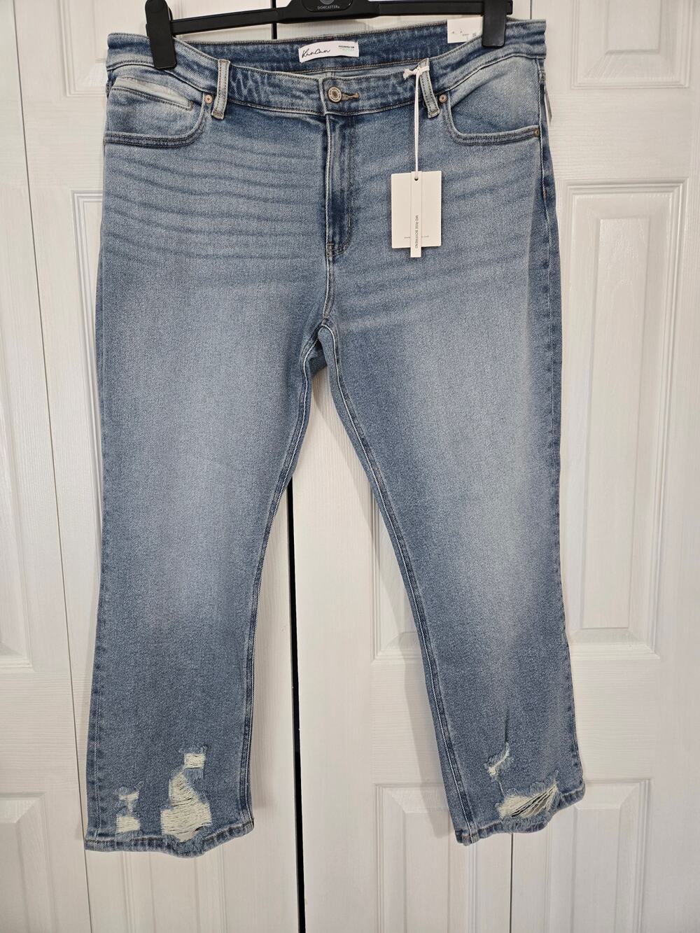 Kancan size 32 women's midrise boyfriend distressed jeans new with tags